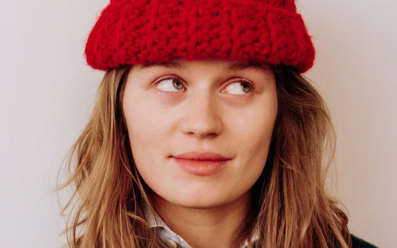 foto girl in red